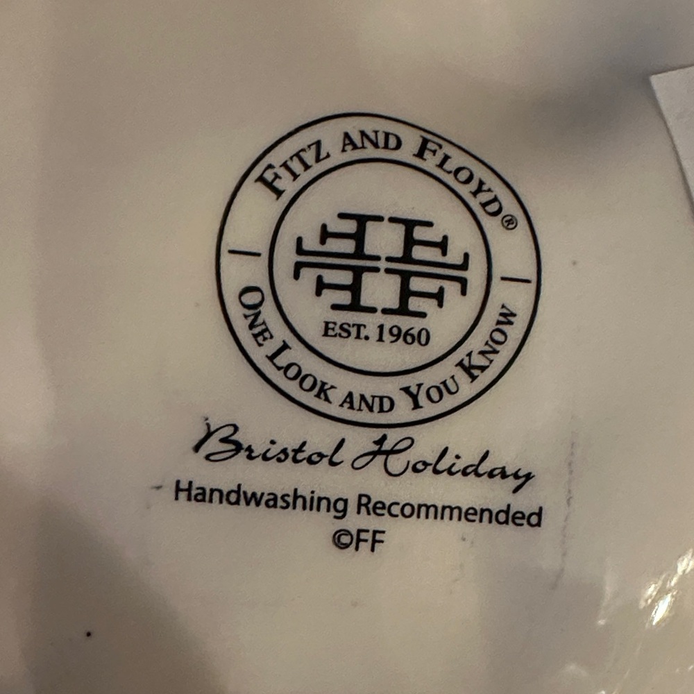 Fitz and Floyd Bristol Santa Claus Plate with Bunnies - Picture 6 of 6